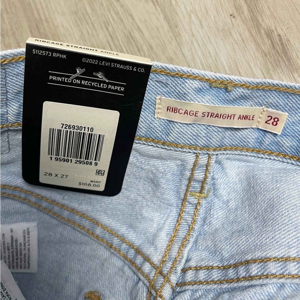 Levi’s Ribcage Straight Button Fly Distressed Jean 27 x 37 - Picture 5 of 6